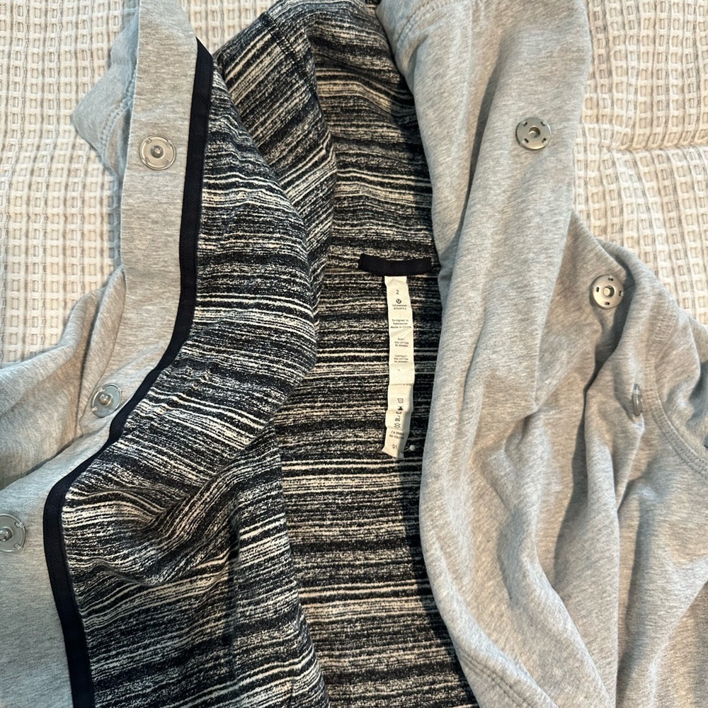 Lululemon | 9 Piece Activewear Bundle - All Women’s Size 2 - Picture 15 of 16